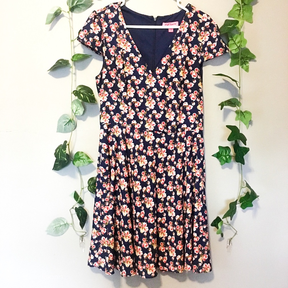 BETSEY JOHNSON Navy Printed Floral Dress - Picture 2 of 8